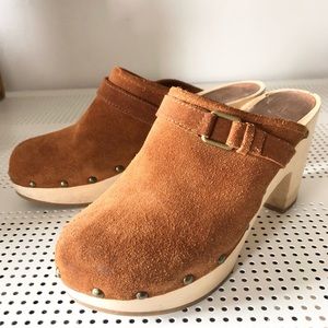 Gap suede clogs size 7.5